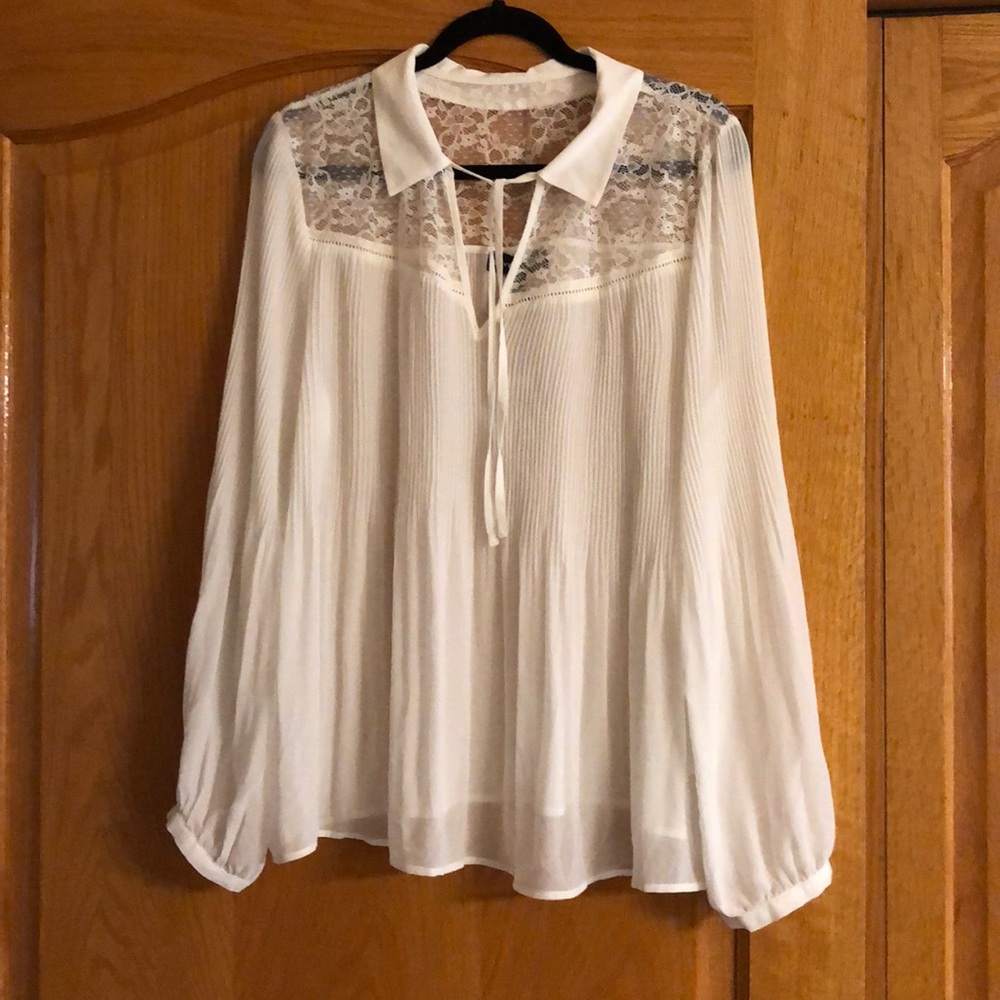 Love and Legend long sleeve blouse with lace detail at top front and back Sz 18
